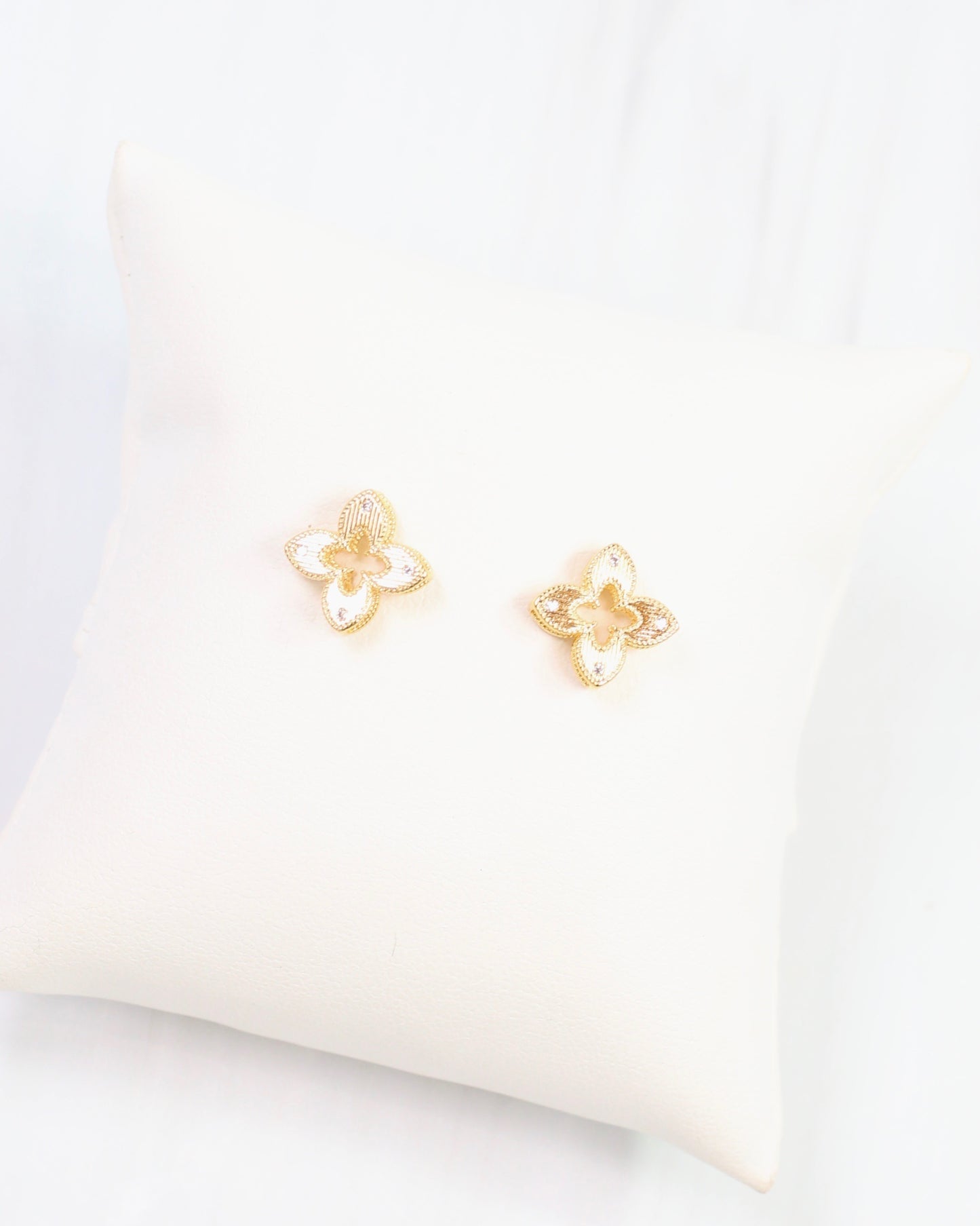 Elaina Open Textured Clover Stud Worn Gold