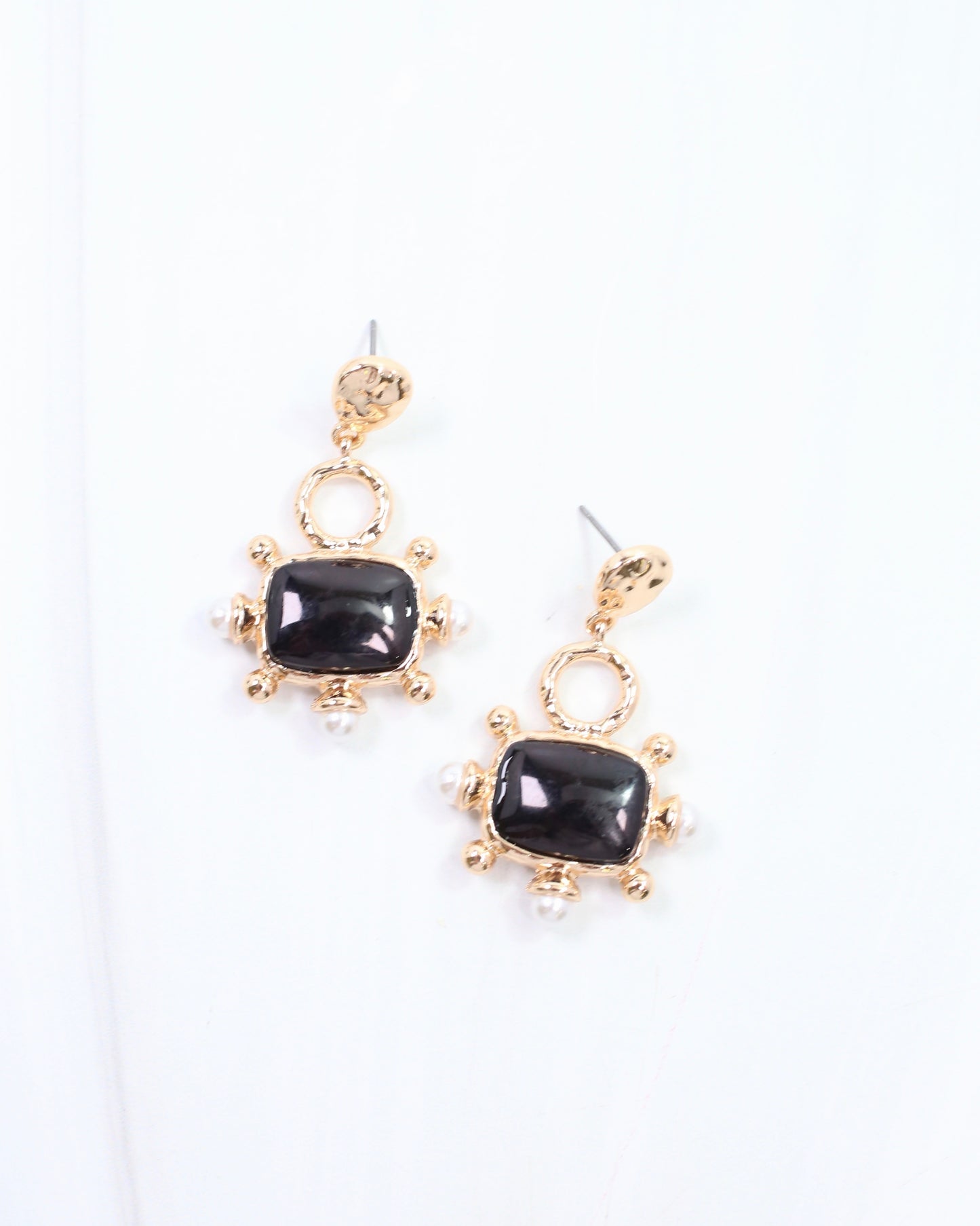 Buena Vista Stone and Pearl Drop Earring Black