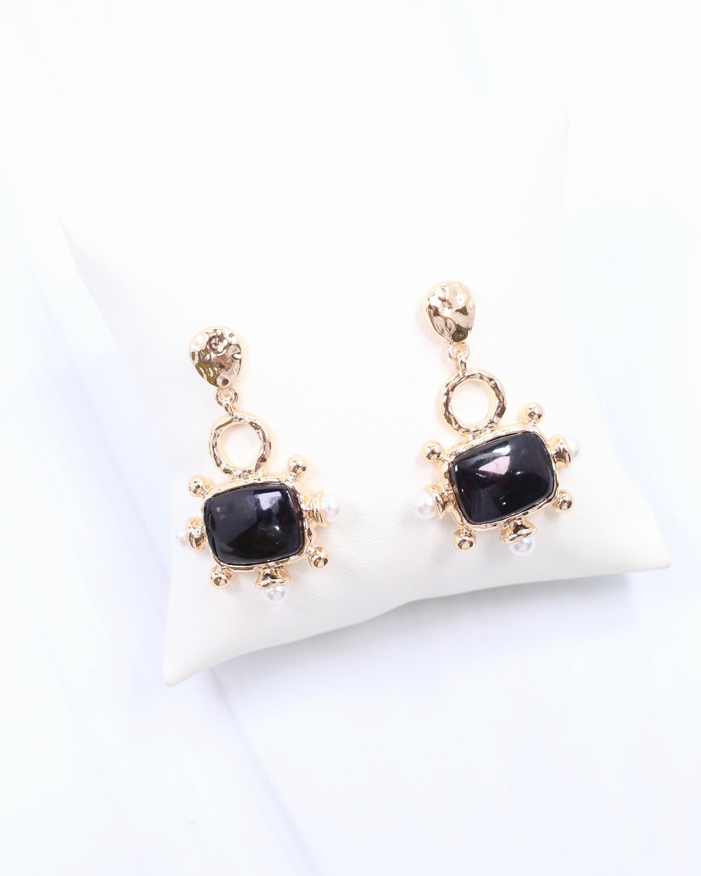 Buena Vista Stone and Pearl Drop Earring Black