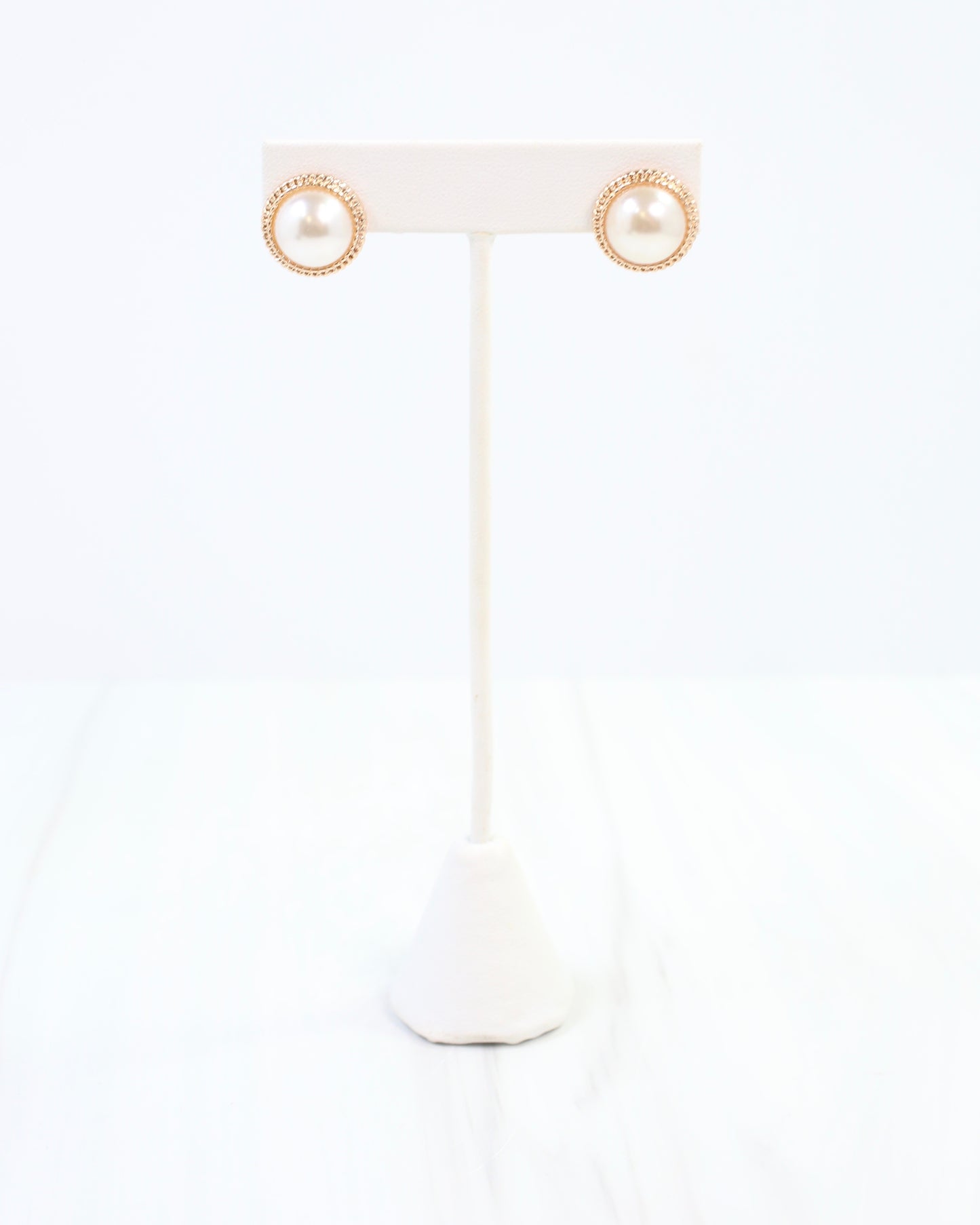 Palmdale Pearl Stud Gold