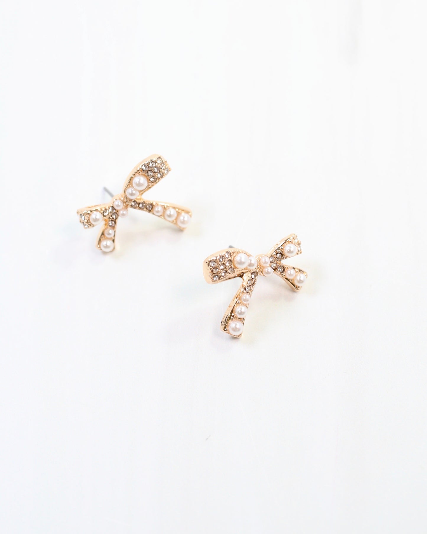Pasadena Pearl Bow Stud Gold