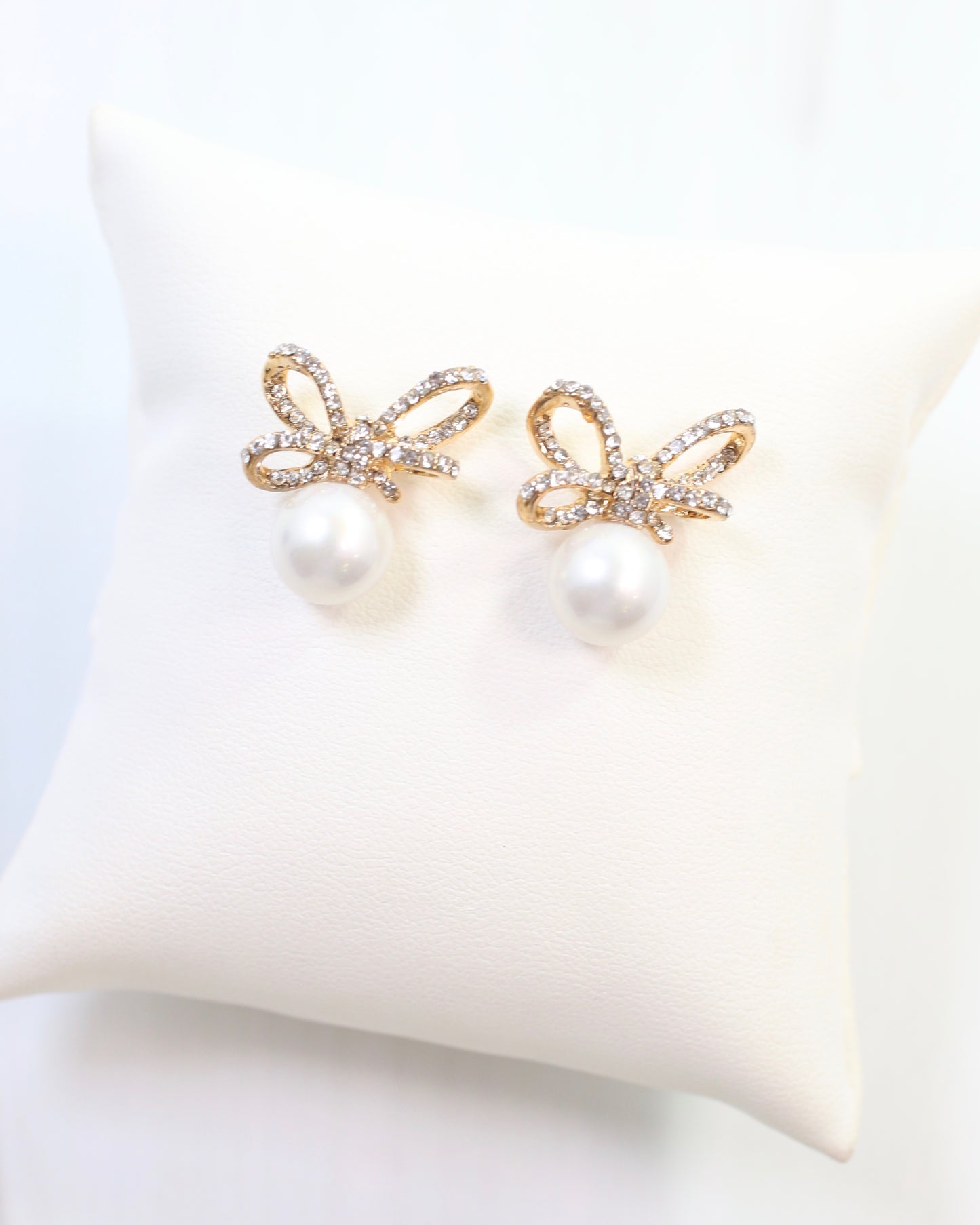 Park Place Pearl Bow Stud Gold