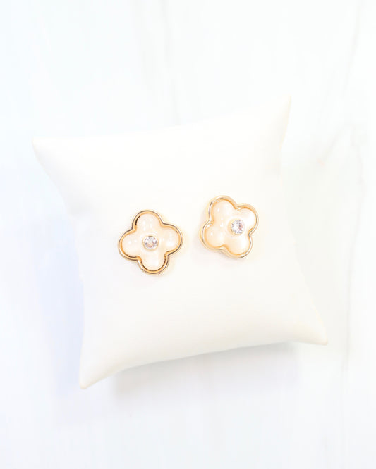 Colby Clover Stud Mother of Pearl