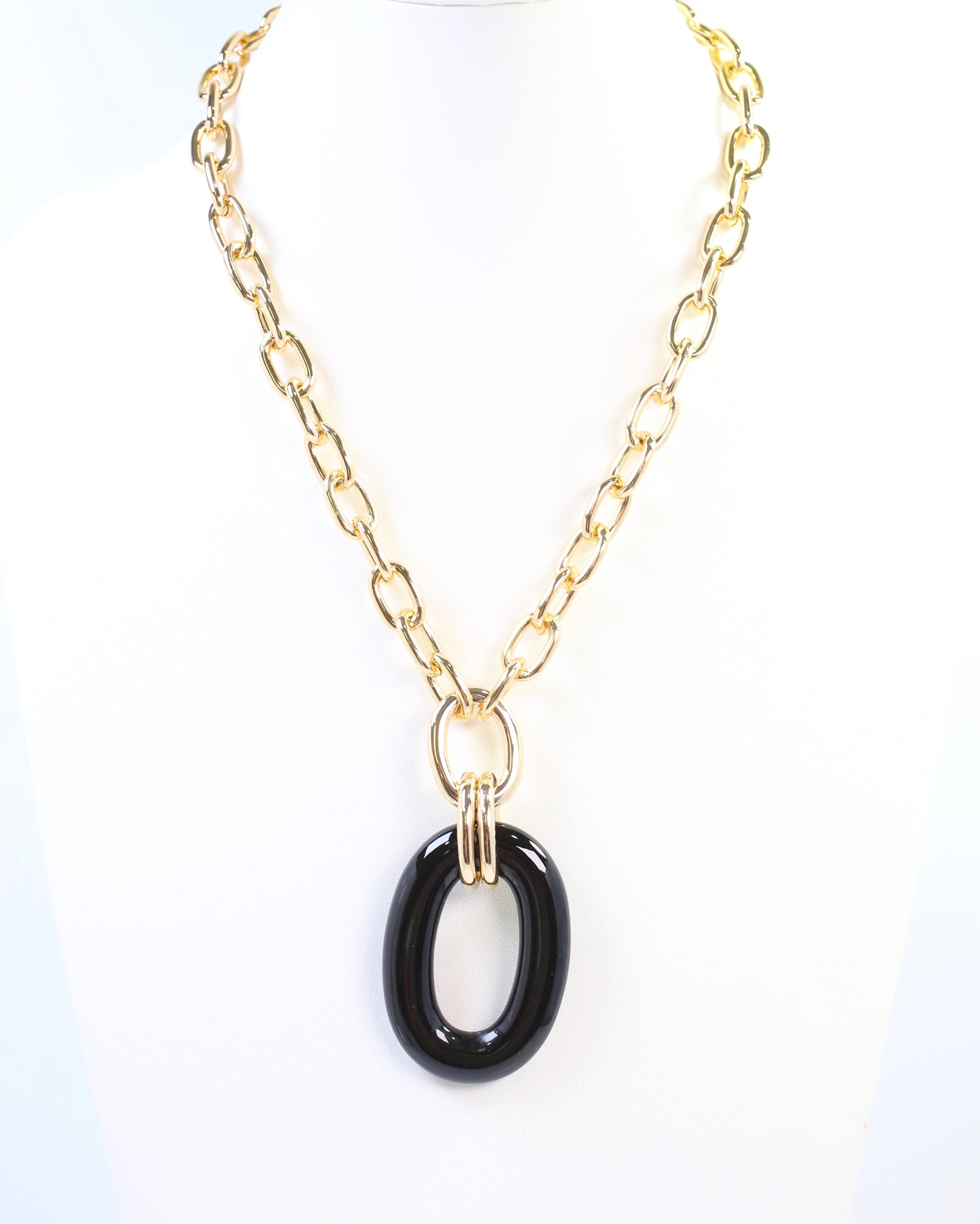Theodora Pendant Necklace Black