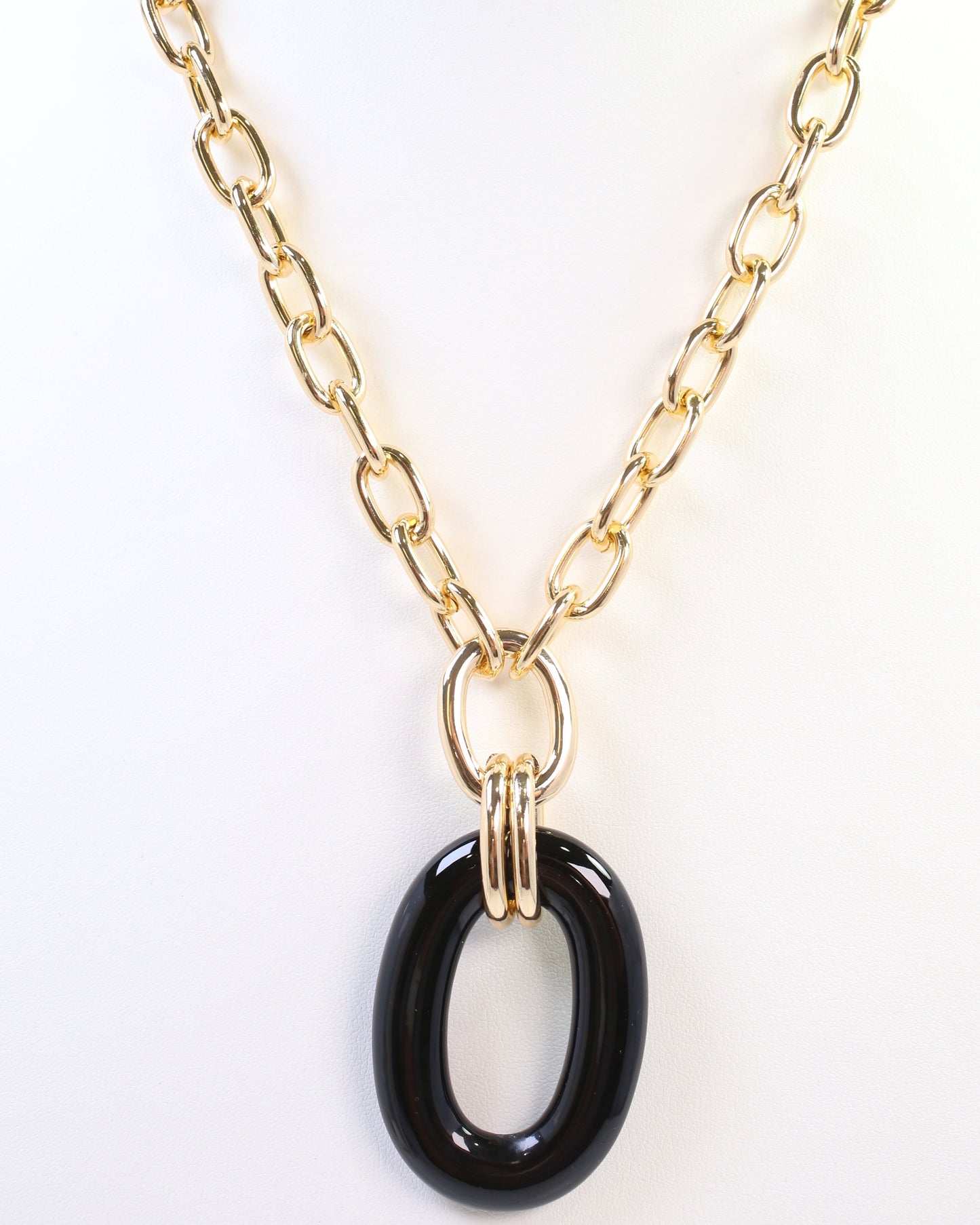 Theodora Pendant Necklace Black