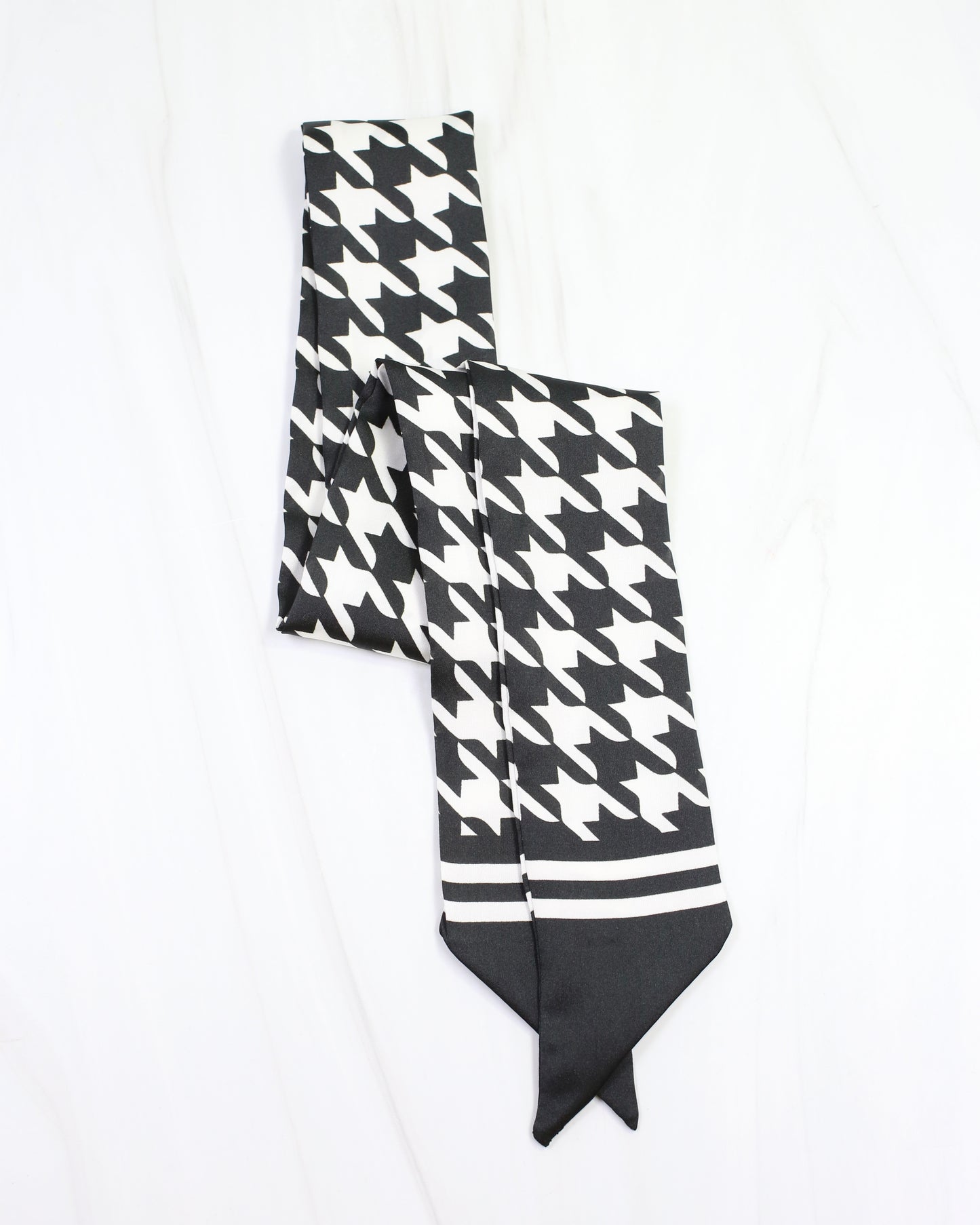 Carlton Houndstooth Skinny Scarf Black White