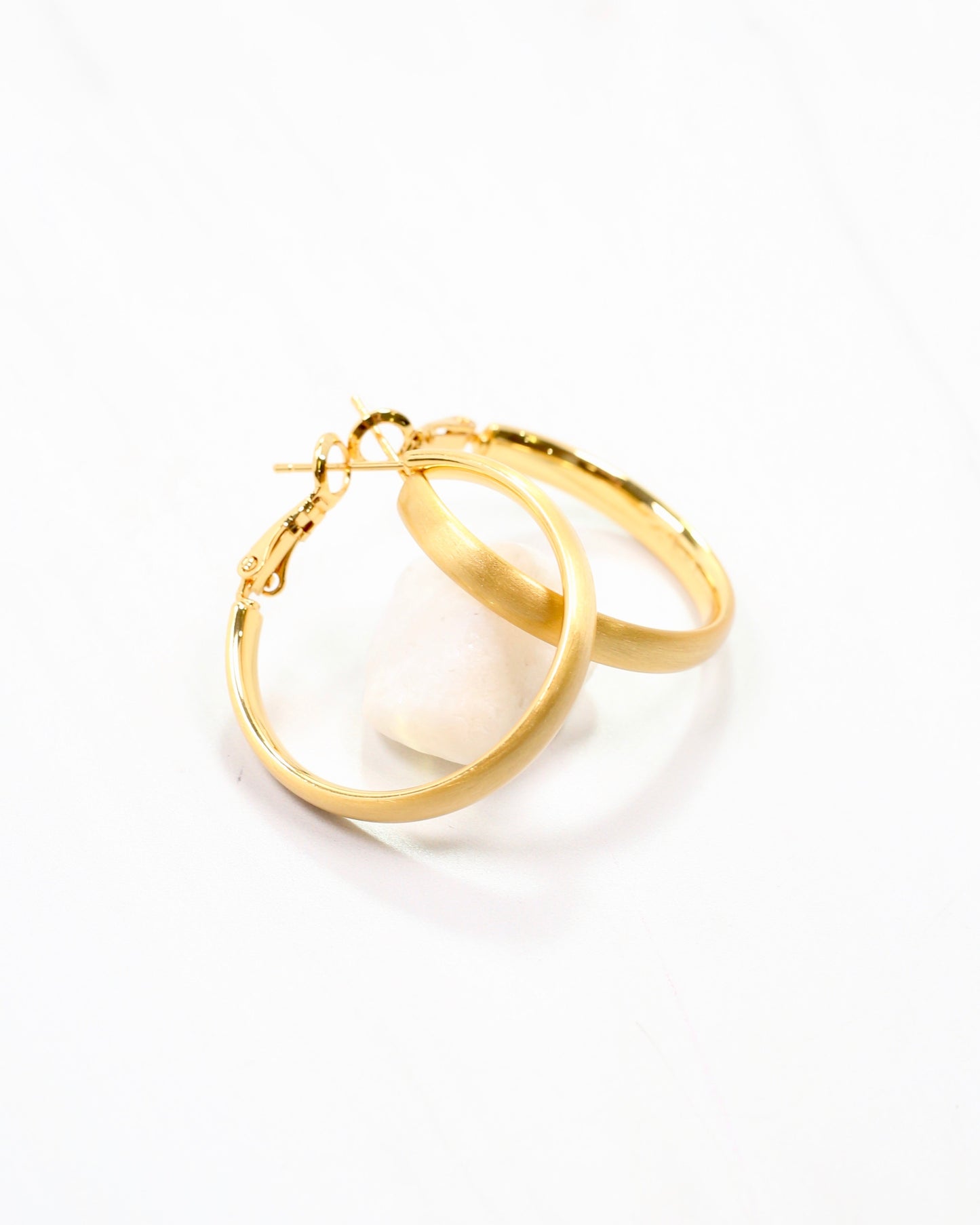 London Medium Hoop Worn Gold