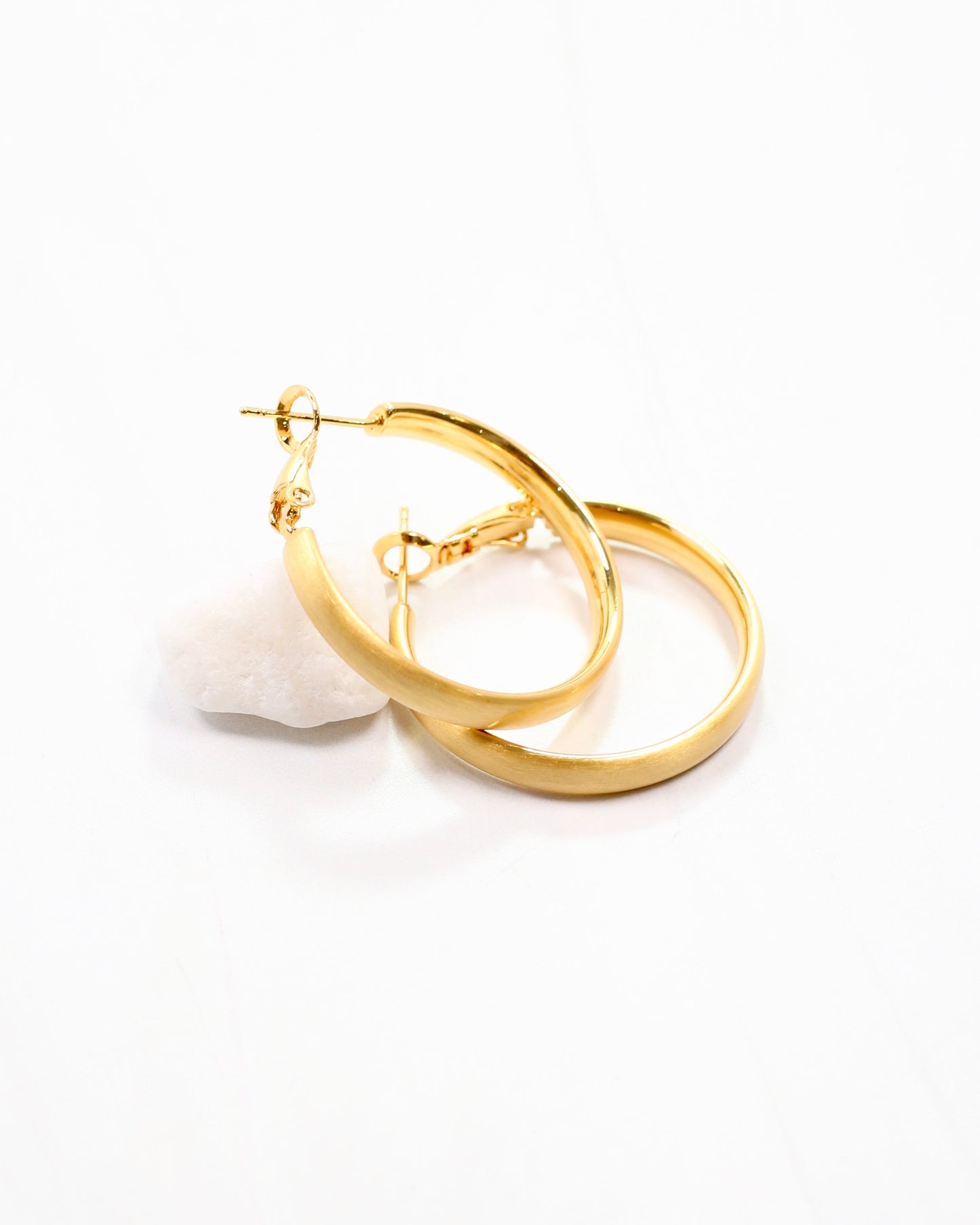 London Medium Hoop Worn Gold