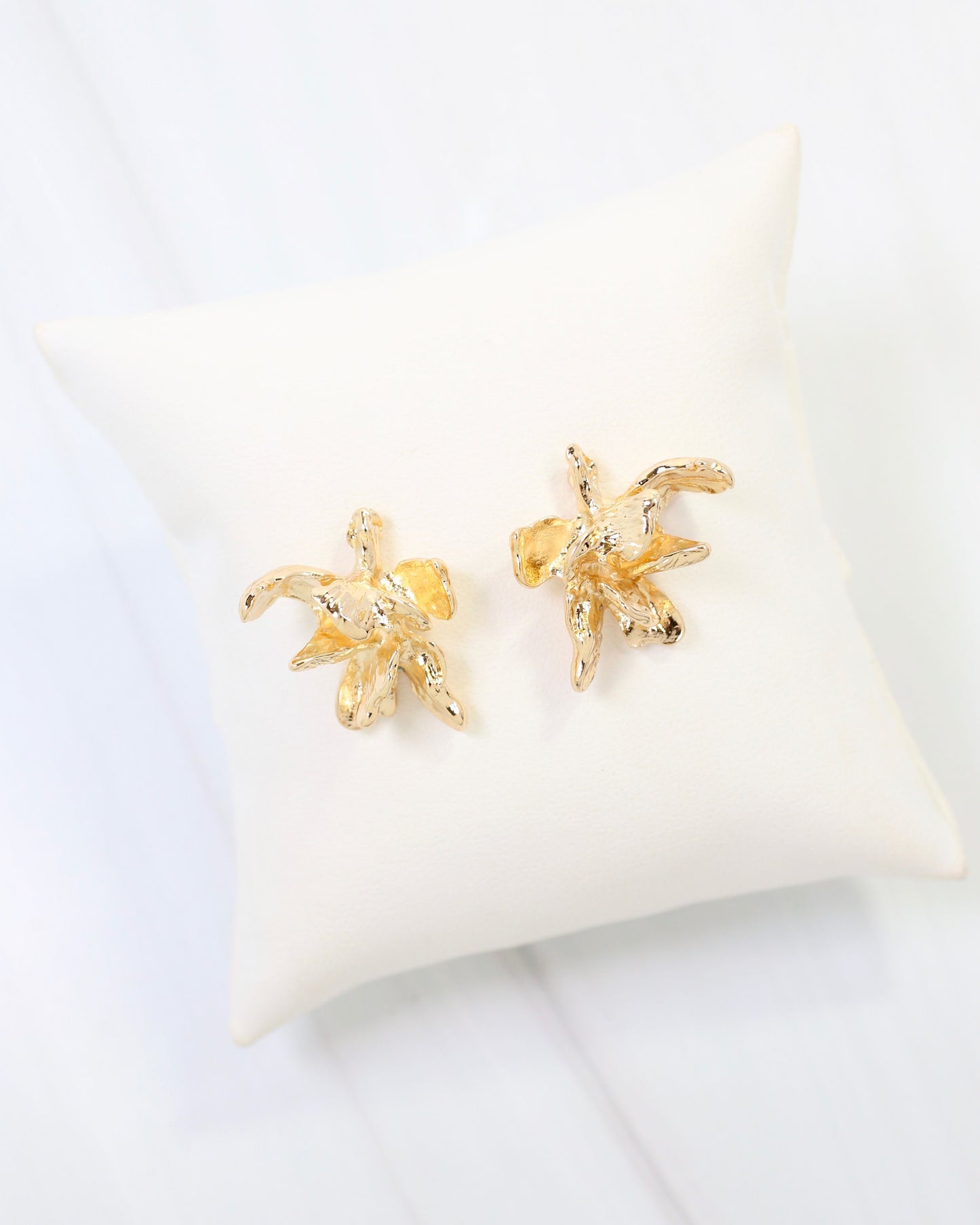 Long Branch Textured Flower Earring WR Gold
