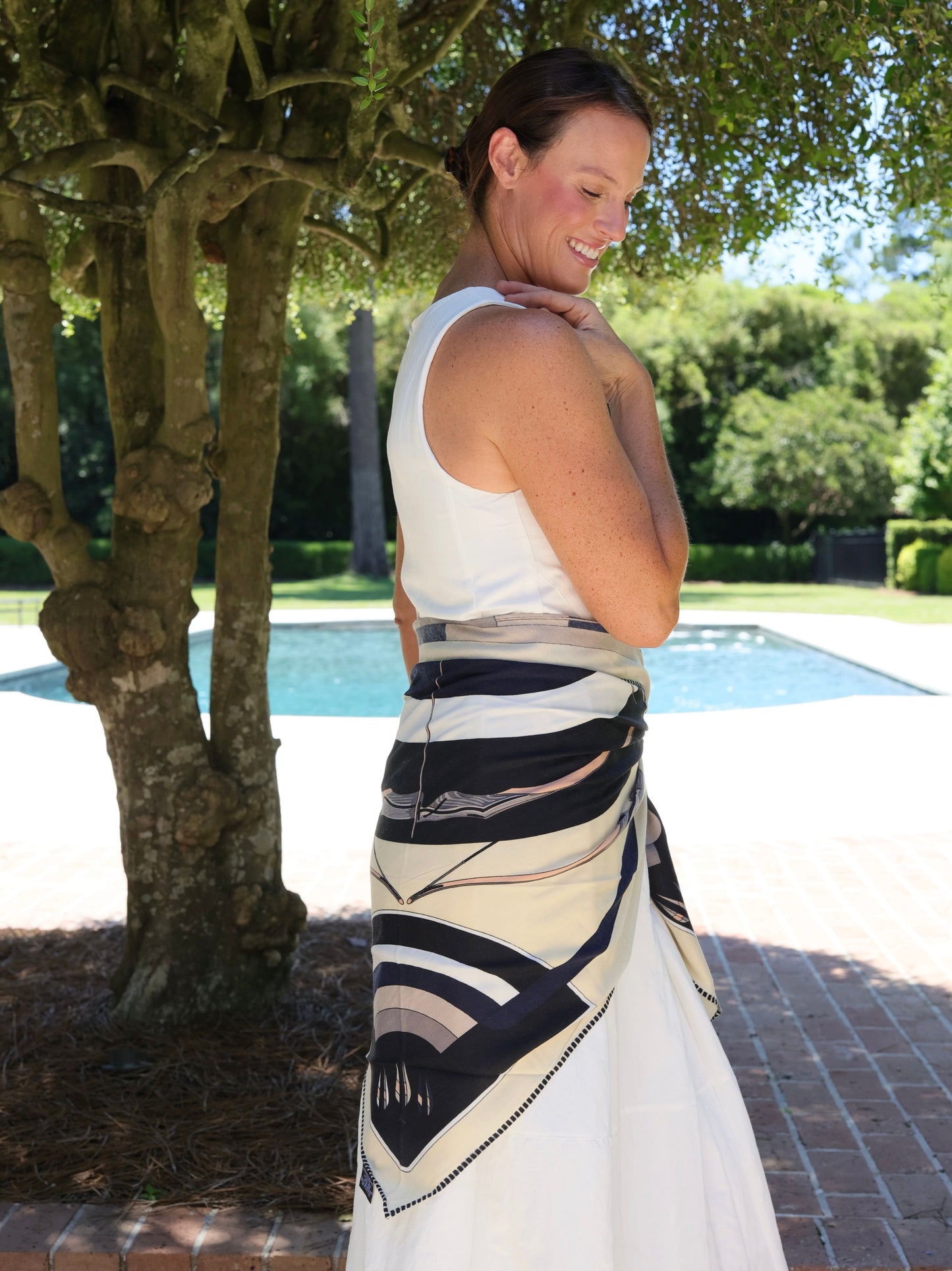 Bow and Arrow Shawl Black