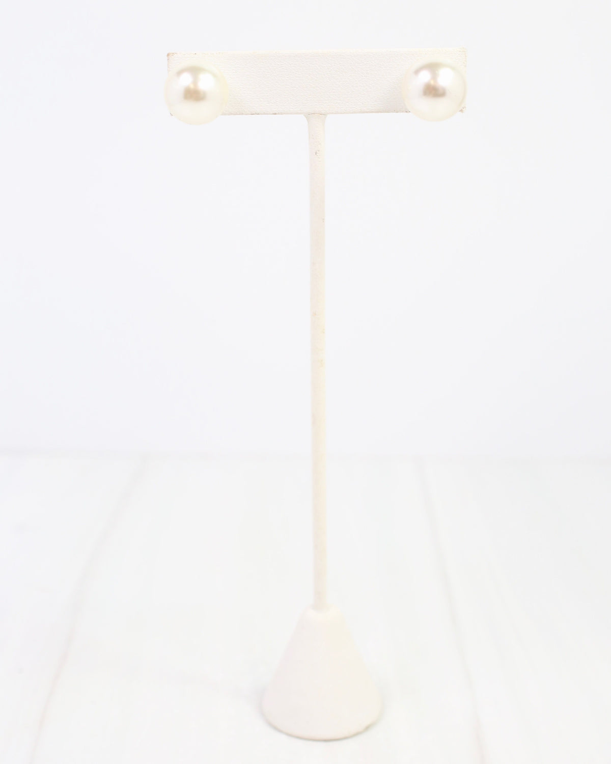 Greenville Pearl Stud Cream