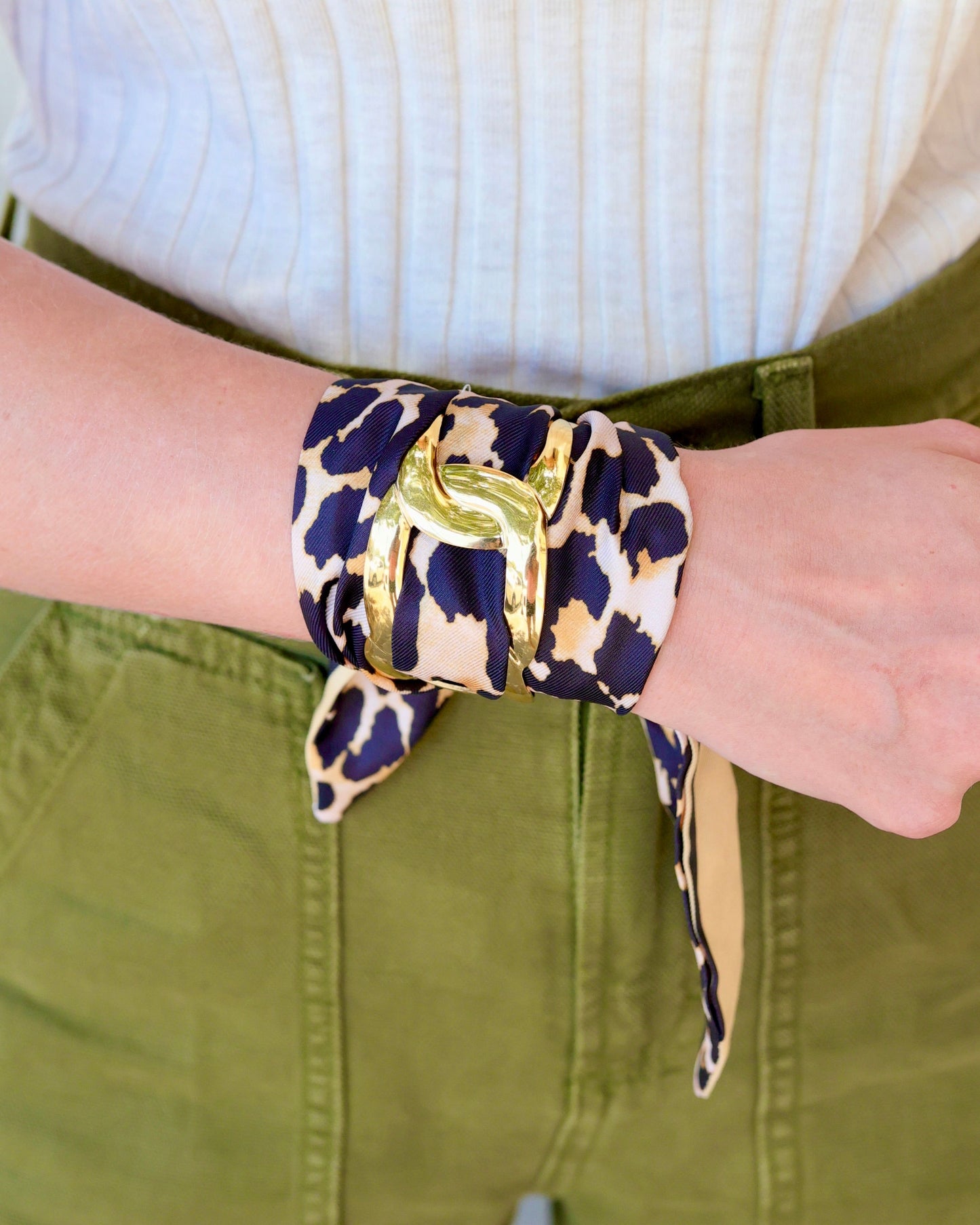 Barber Scarf Bracelet Brown