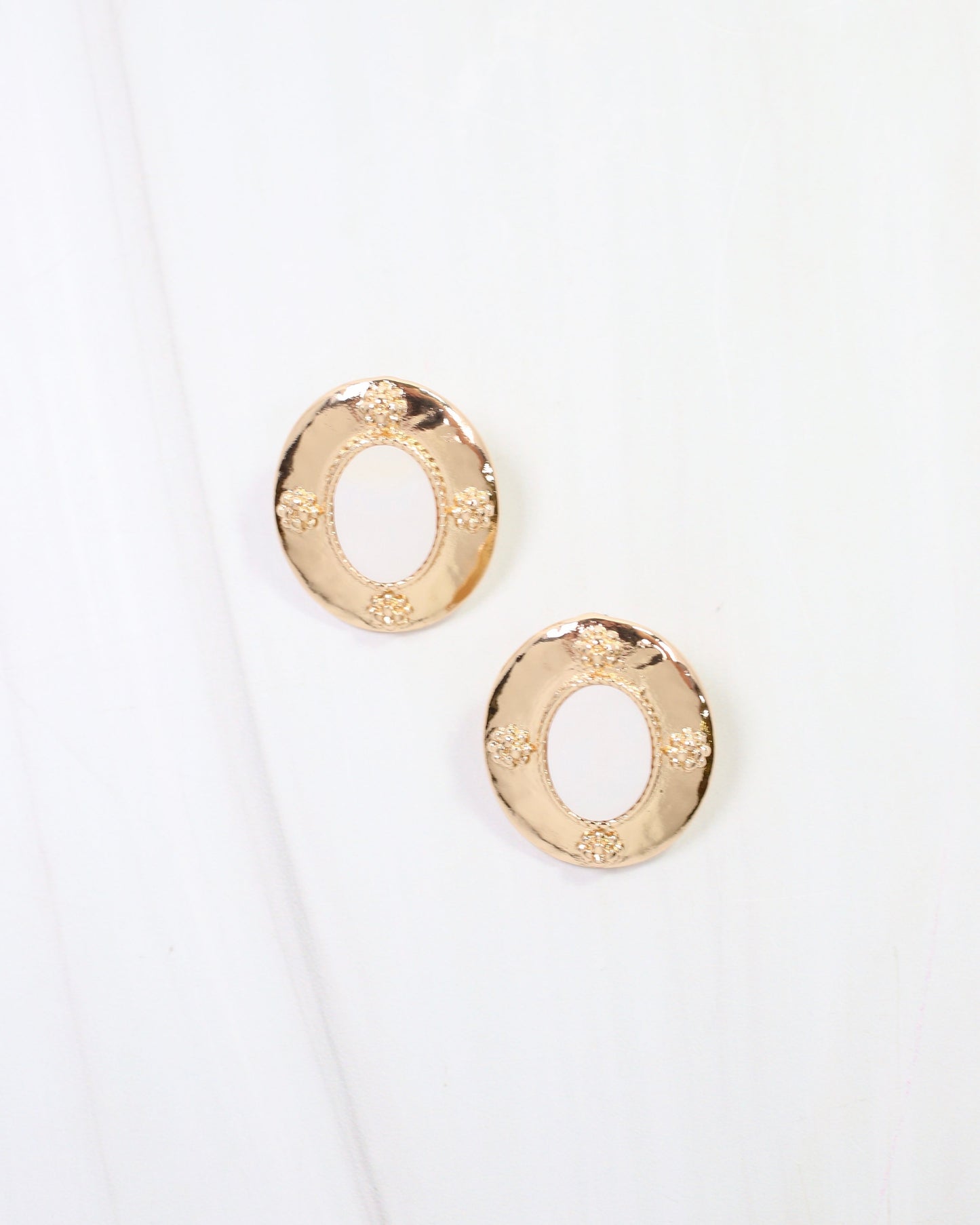 Carthage Oval Earring Mother Of Pearl