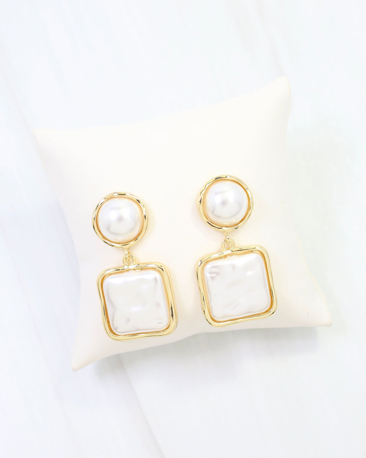 Richmond Pearl Drop Earring Gold