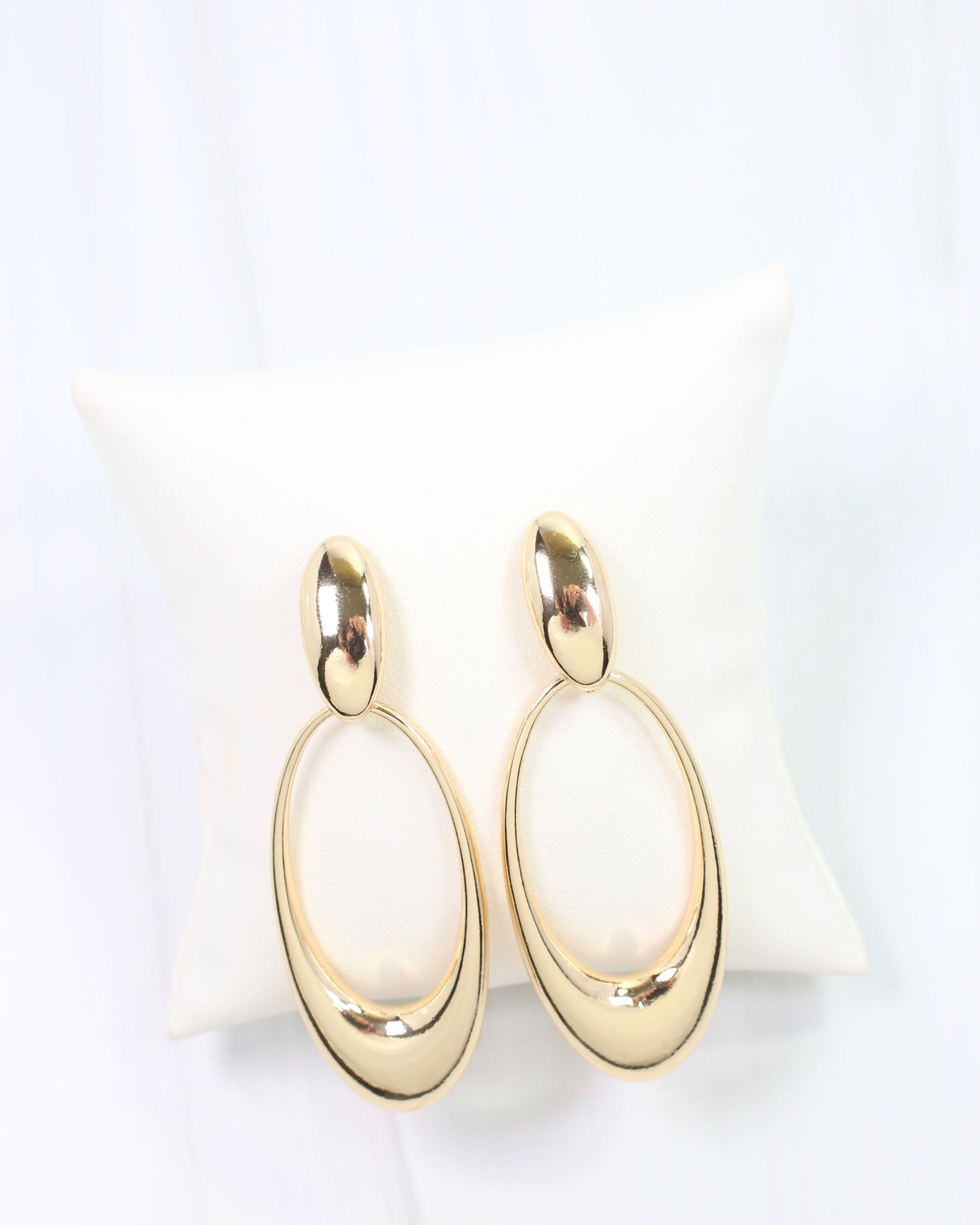 Emilia Oval Door Knocker Earring Gold