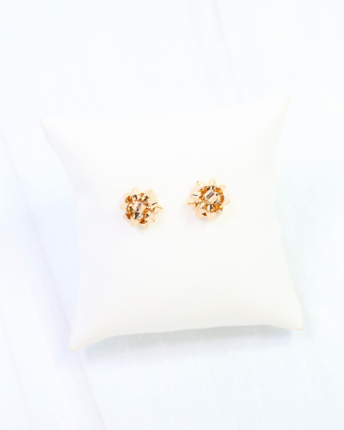 Let's Wrap Small Bow Stud Earring Gold