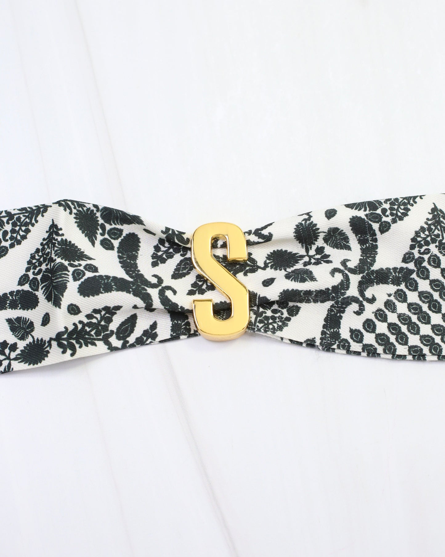 Arlett Initial Scarf Slide S Gold