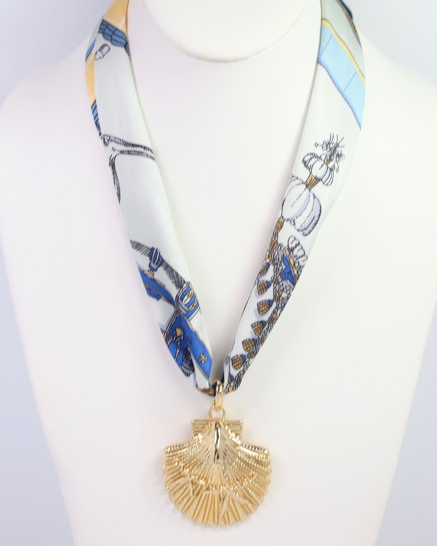 Santana Shell Charm Gold