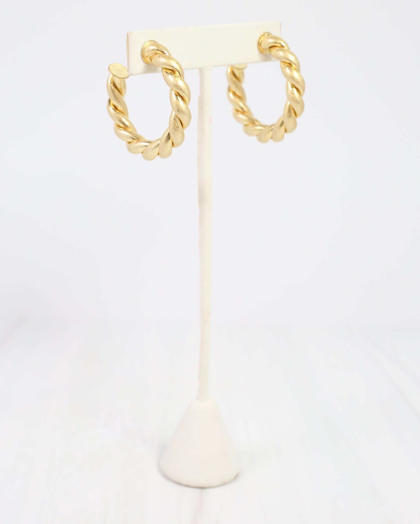 Raylee Twisted Hoop-Large Matte Gold