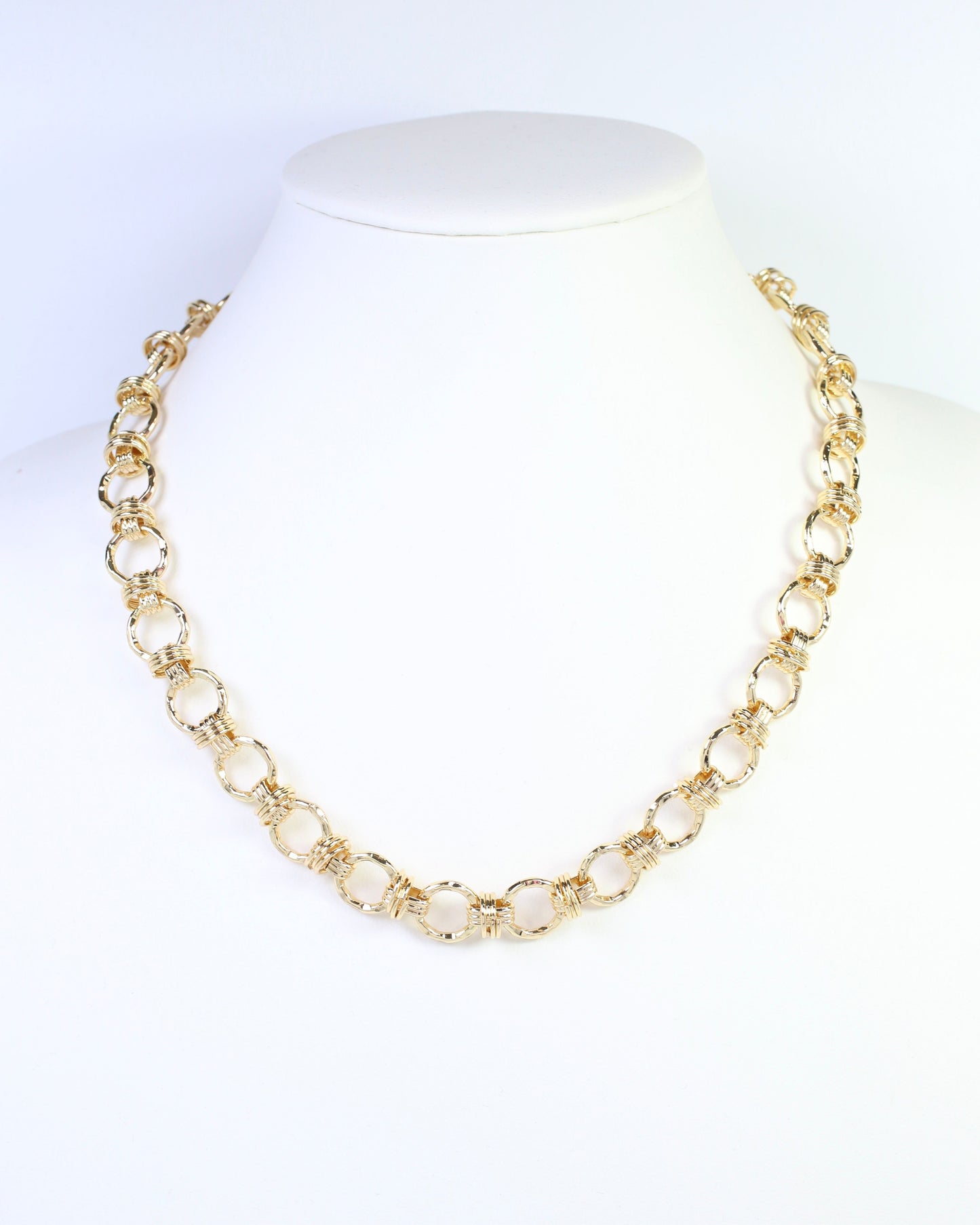 Newark Circle Link Necklace Gold