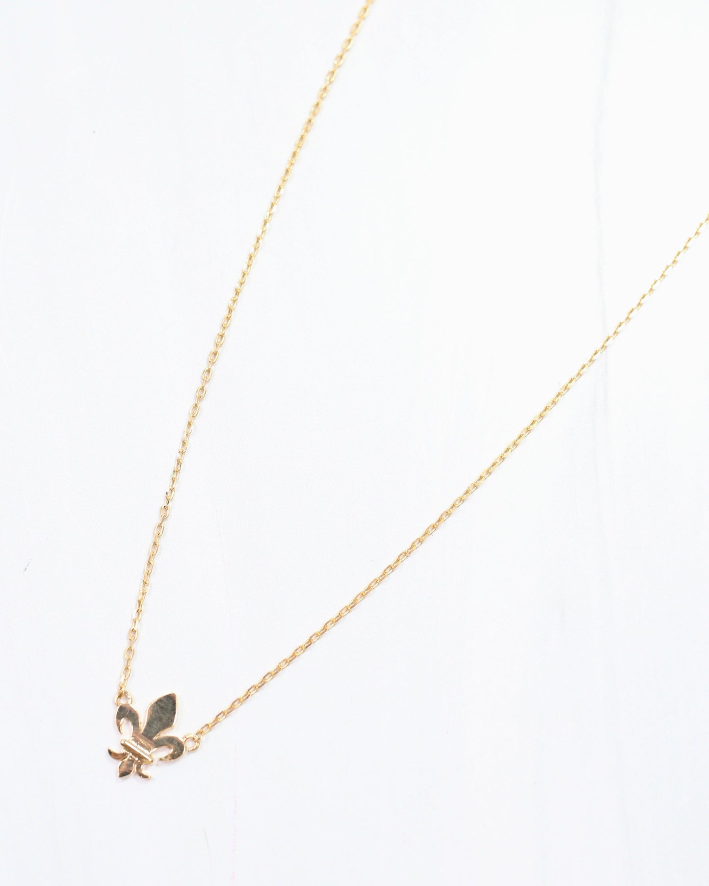 Royal Fleur de Lis Necklace Gold