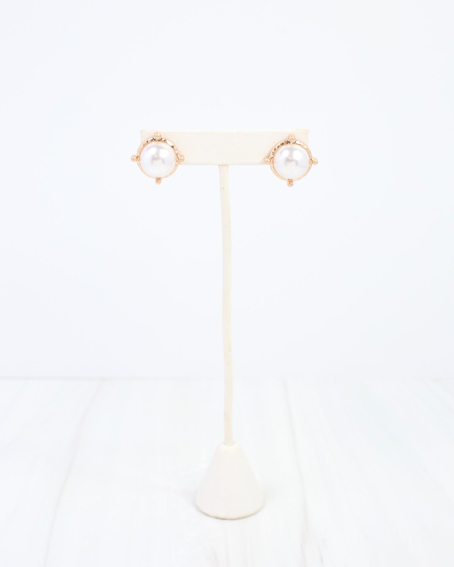 Florissant Round Post Earring Pearl