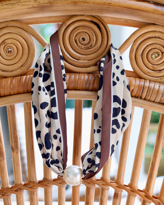Pammie Magnetic Pearl Scarf Necklace Leopard