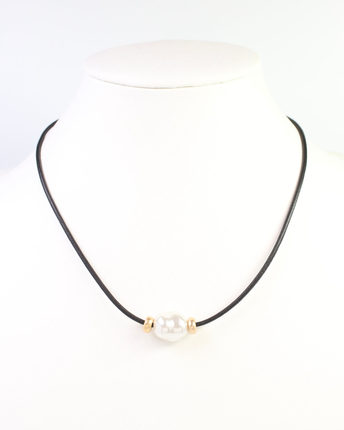 Leila Baroque Pearl Leather Cord Necklace Black