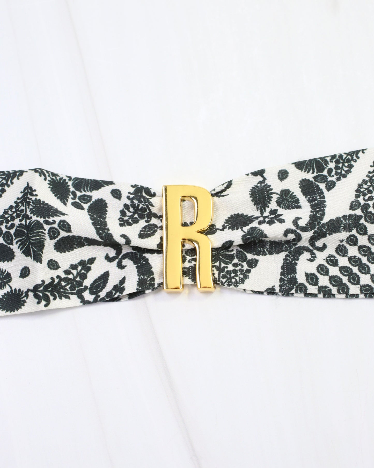 Arlett Initial Scarf Slide R Gold