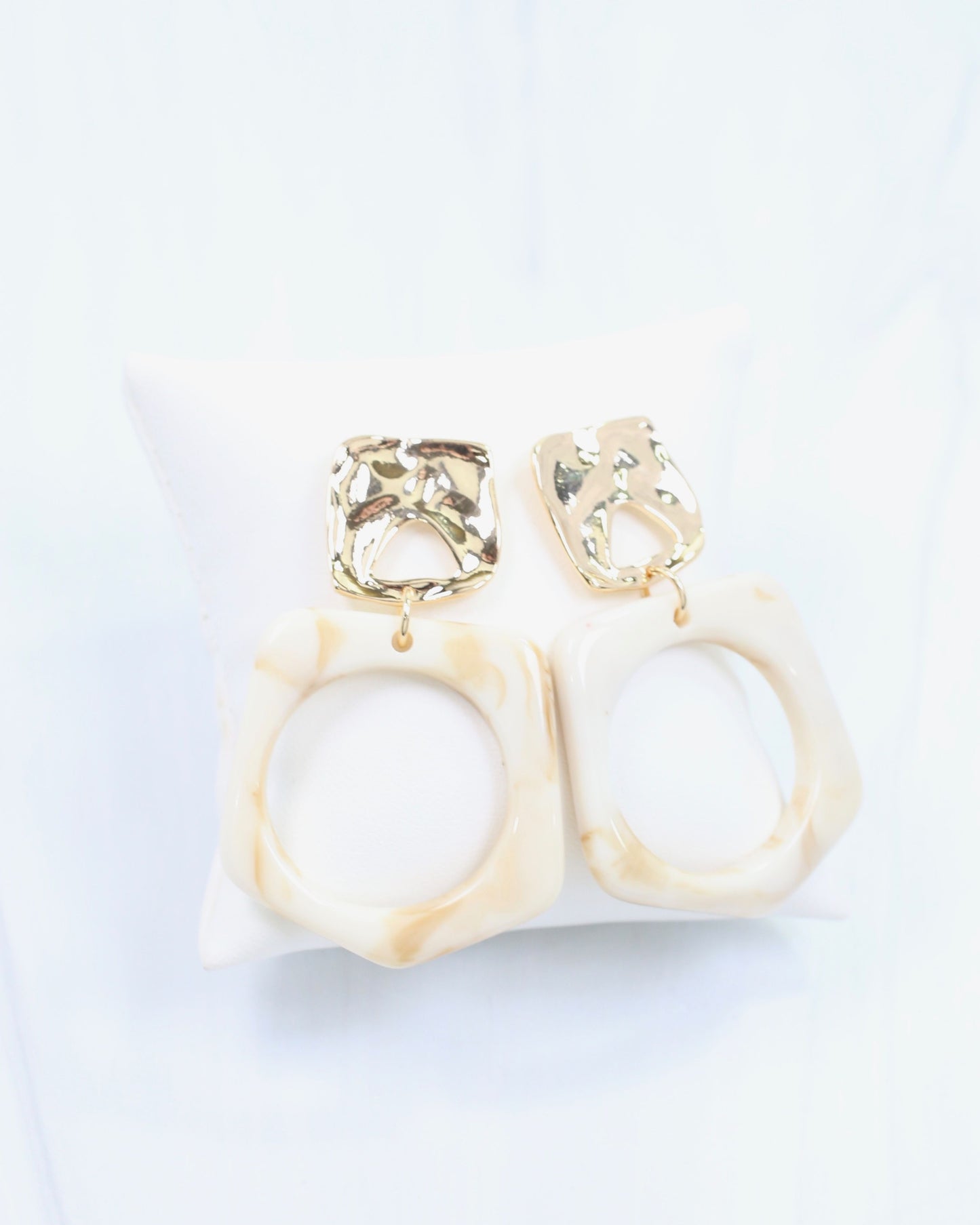 Ceduna Hammered Gold Dangle Earring Ivory