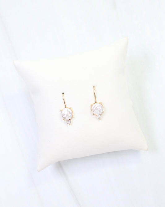 Makayla Pearl Hook Earring WR Gold