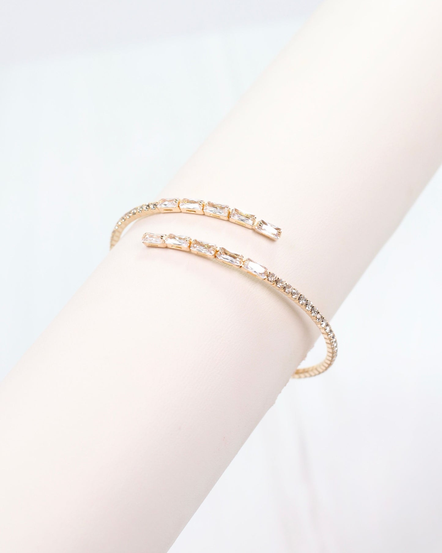 Hoover CZ Stretch Bracelet Gold