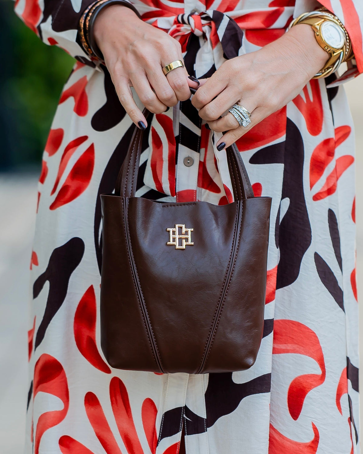 Banks Mini Bucket Bag D Chocolate