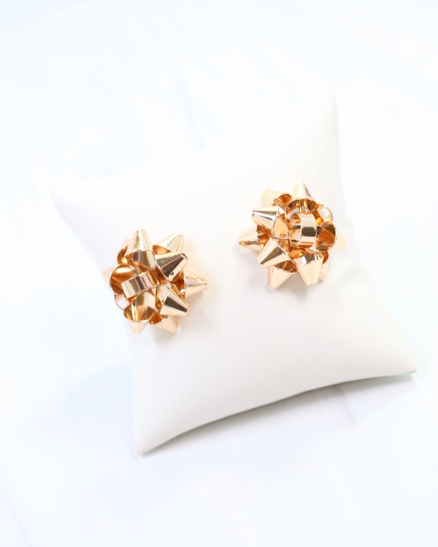 Let's Wrap Large Bow Stud Earring Gold
