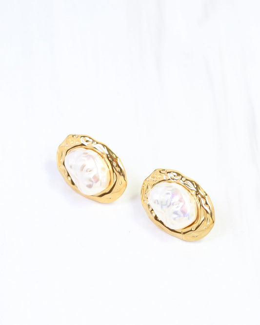 Dalilah Oval Pearl Stud Earring WP Gold