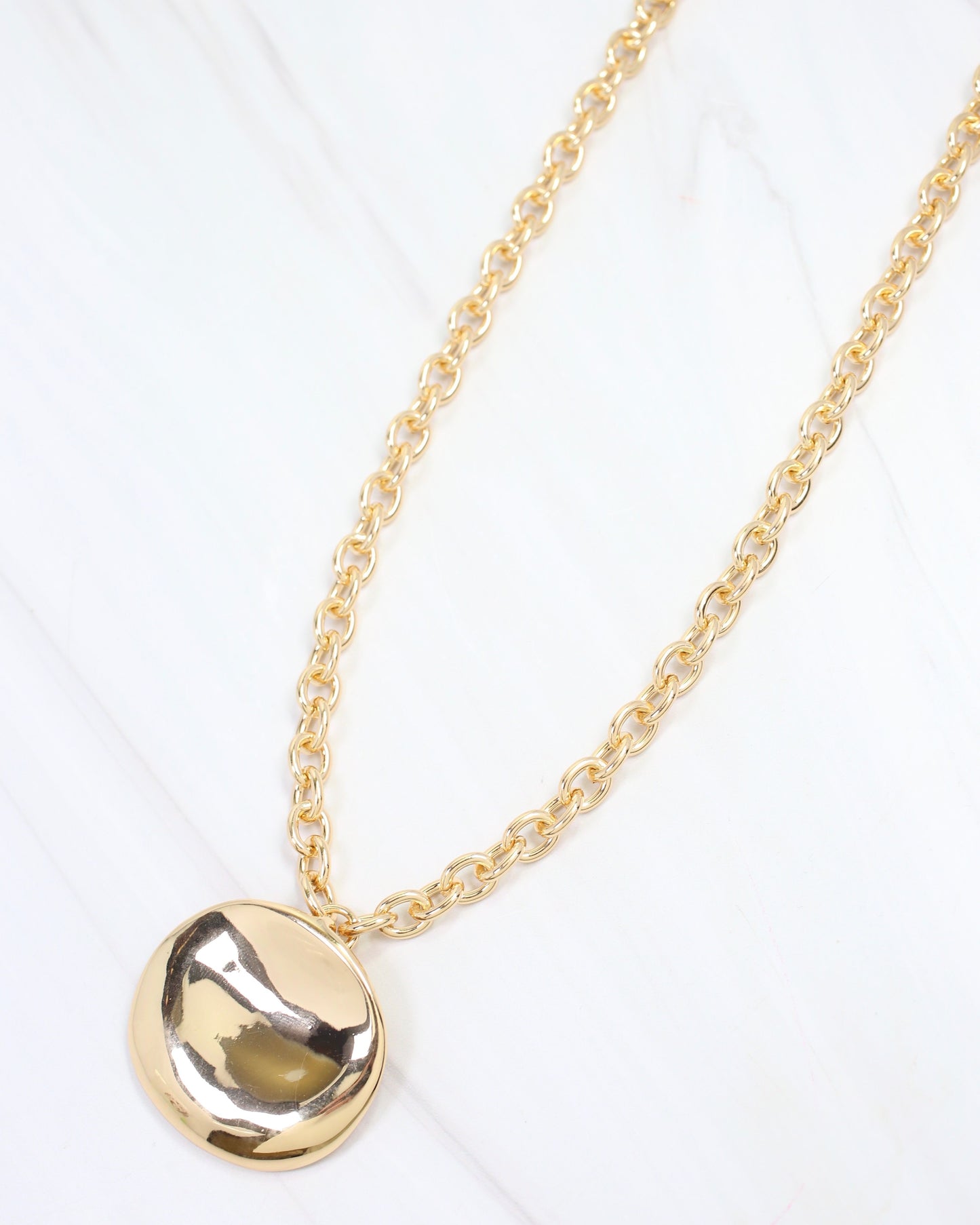Andover Oval Charm Link Necklace Gold