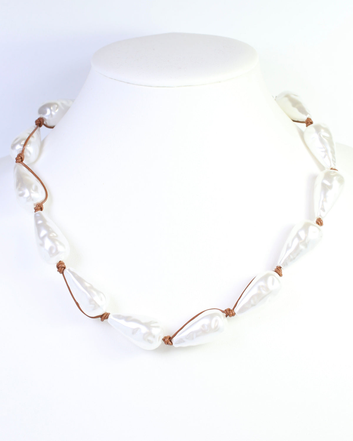 Paulette Tear Drop Pearl Necklace Cream
