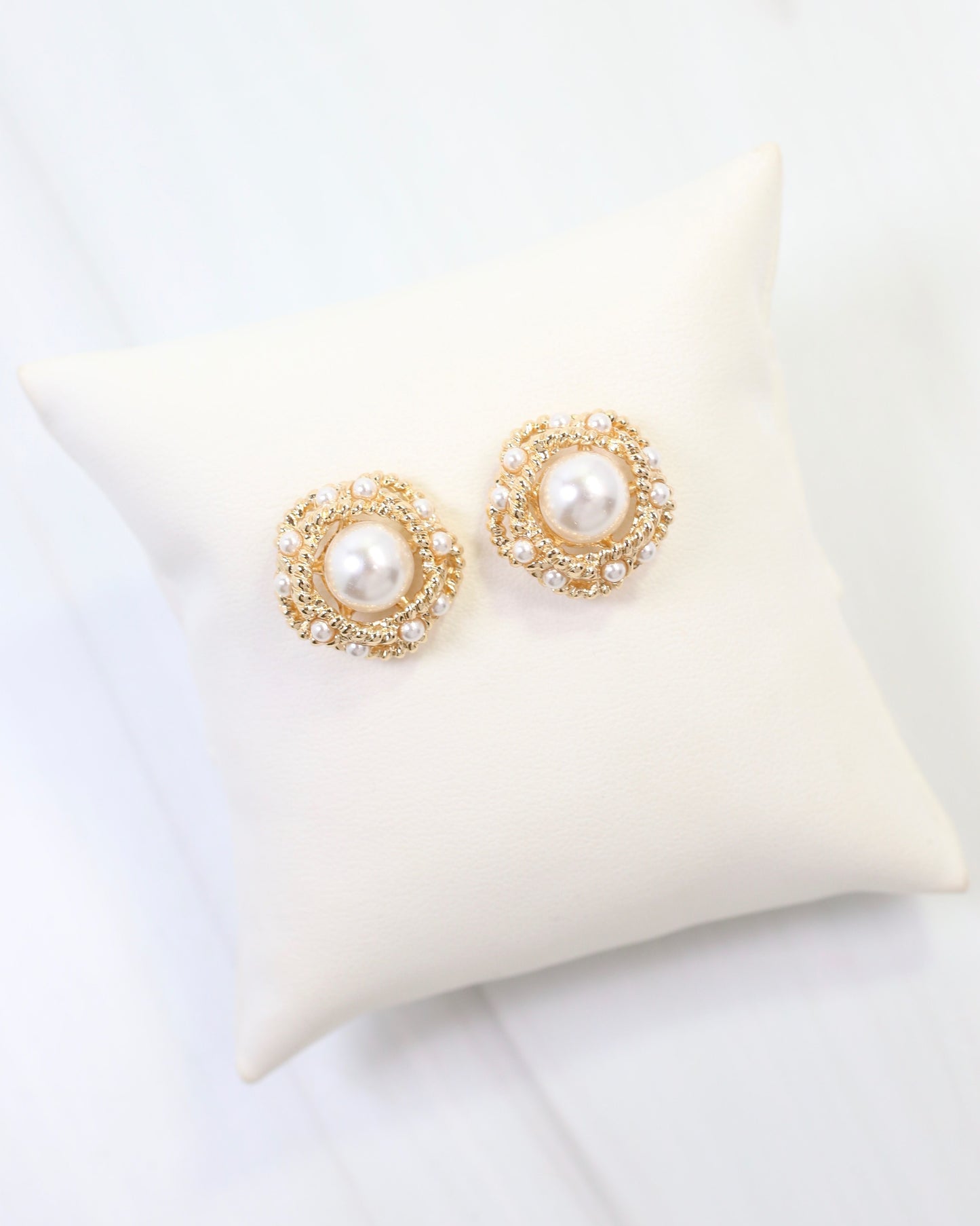 Dunkirk Embellished Pearl Stud Earring Gold