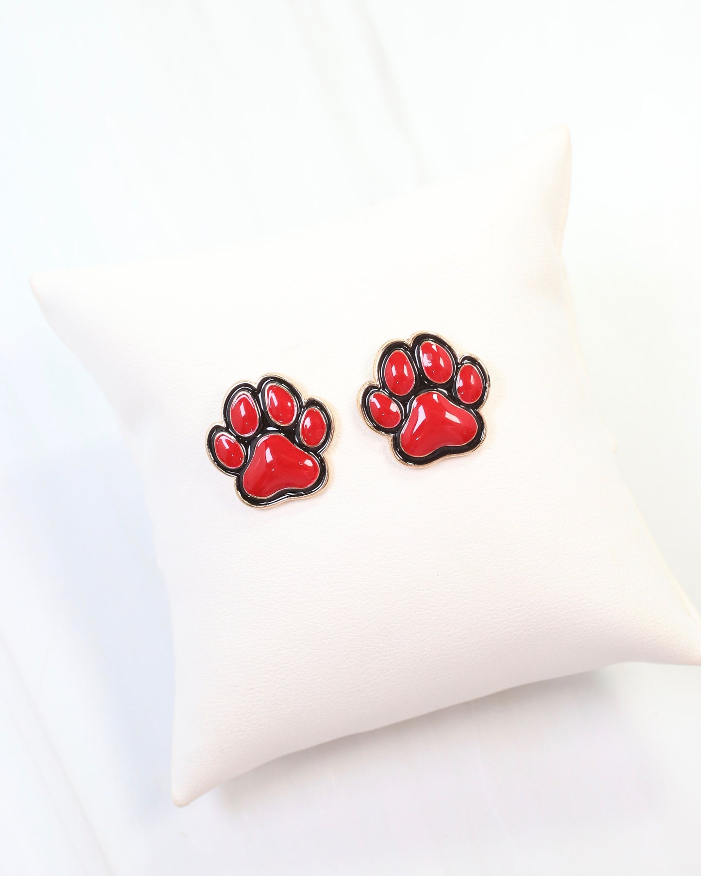 Go For It Paw Earring Red Black