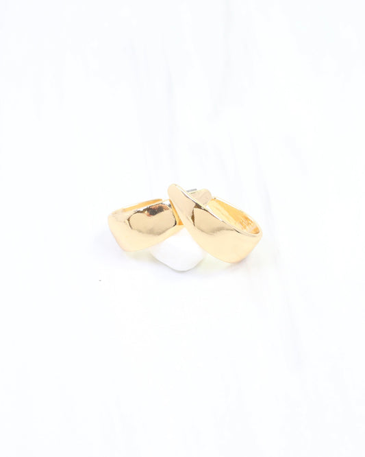 Lexa Oval Hoop Earring Gold