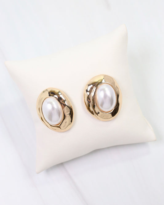 Newberg Oval Pearl Post Earring Gold