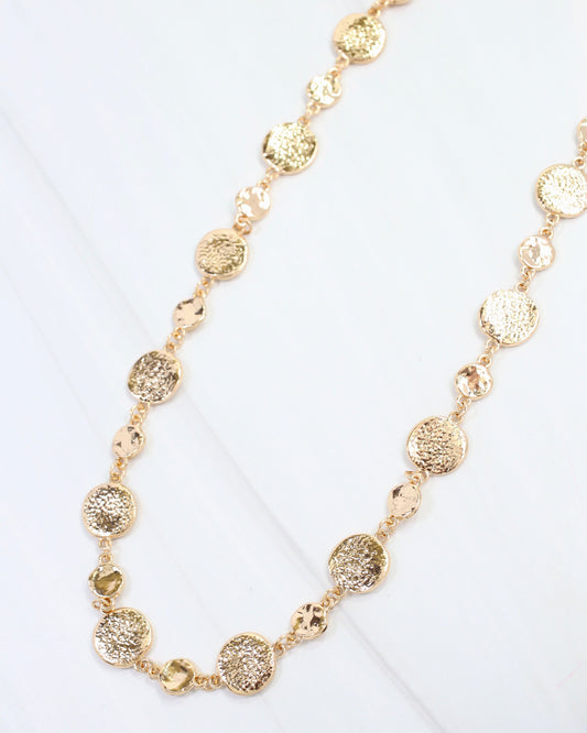 Danvers 16" Hammered Circle Necklace Gold