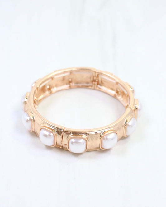 Allie Hammered Gold Stretch Bracelet Pearl