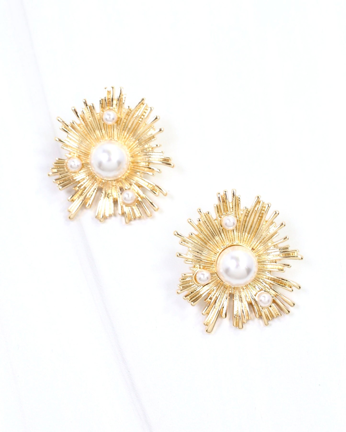 Alicia Pearl Sunburst Earring Gold