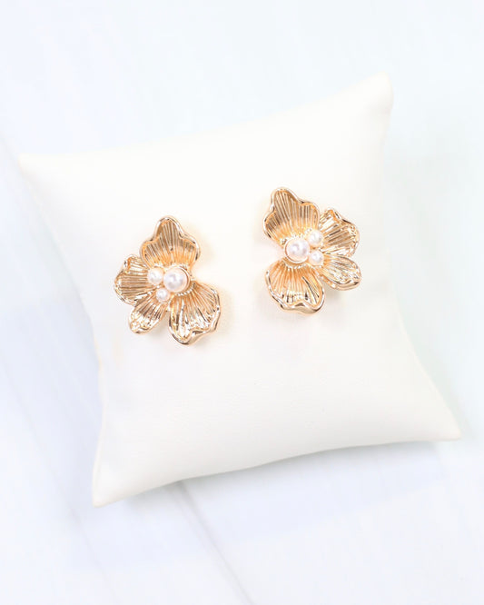 Alice Pearl Embellished Flower Earring Gold