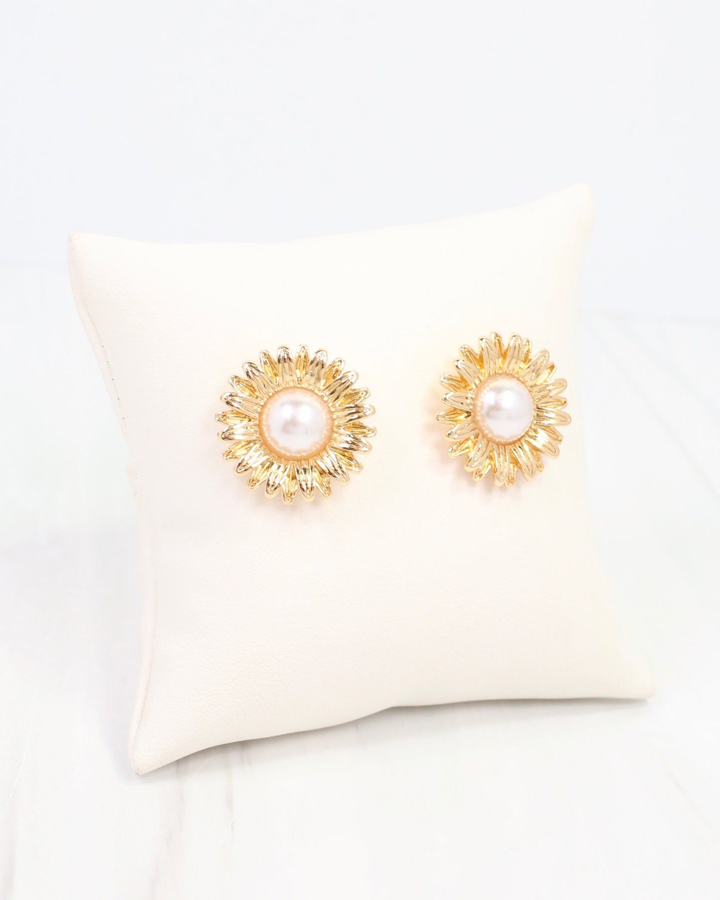Fiona Pearl Flower Earring WR Gold