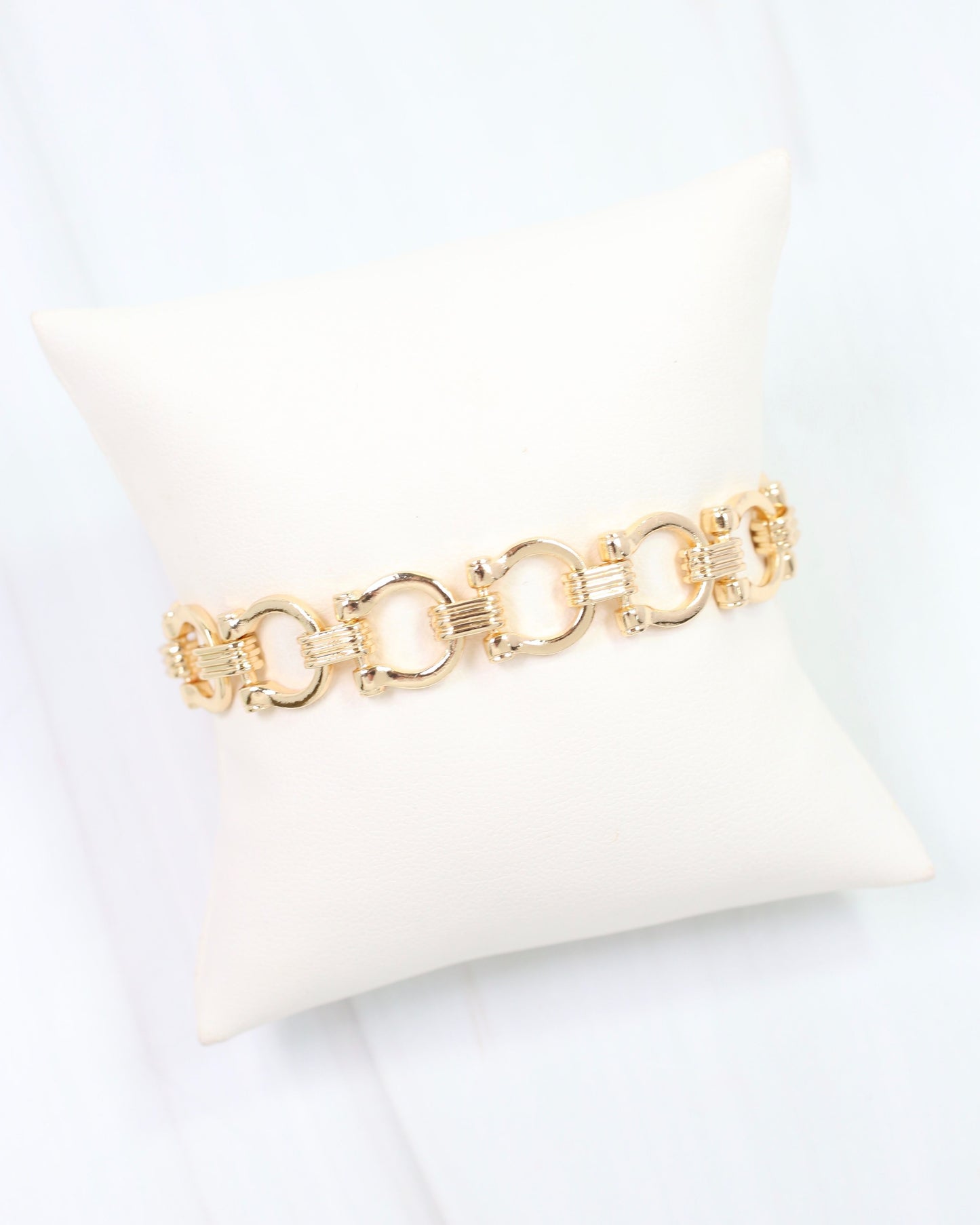Ely Petite Horsebit Chain Bracelet Gold