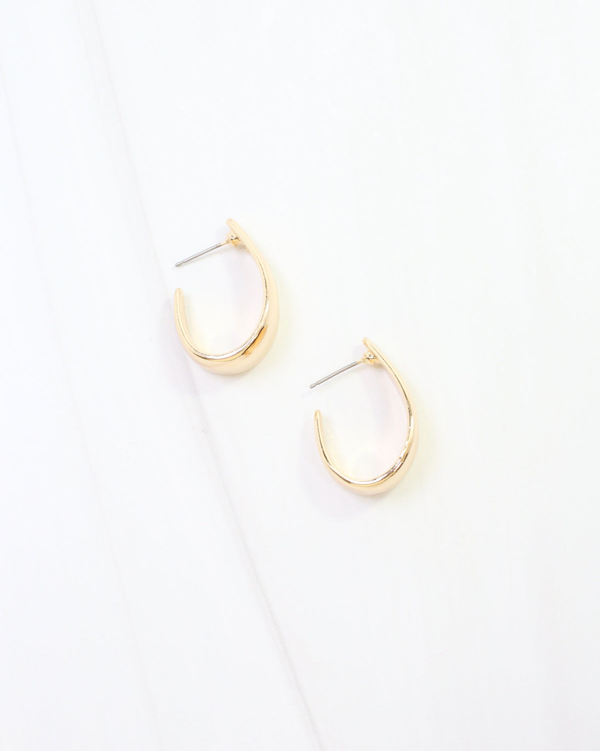 Lexa Oval Hoop Earring Gold