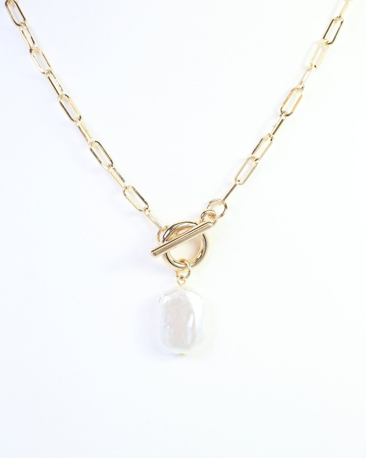 Balfour Pearl Toggle Necklace Gold