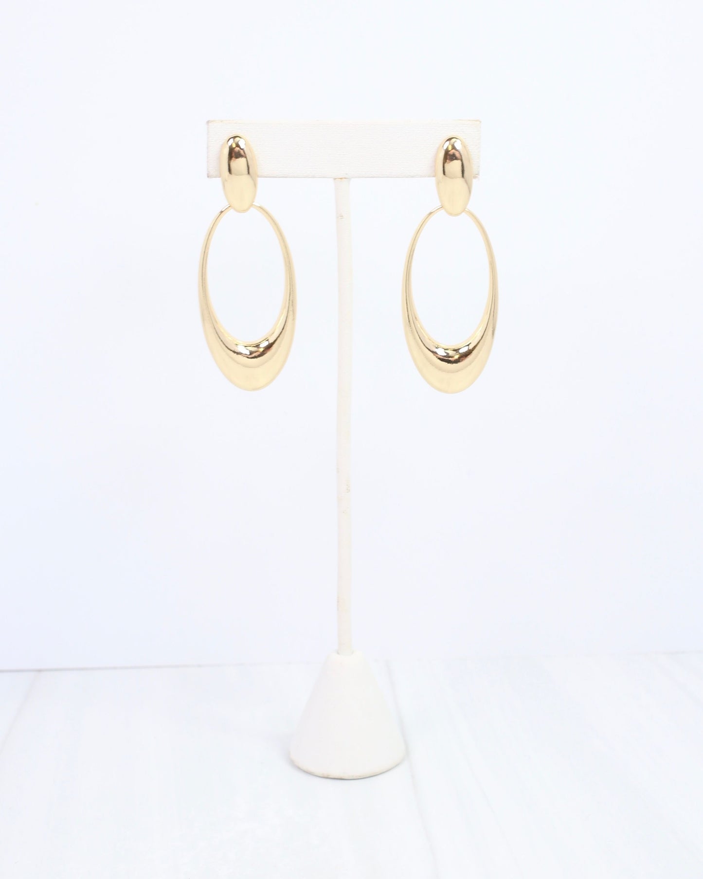Emilia Oval Door Knocker Earring Gold